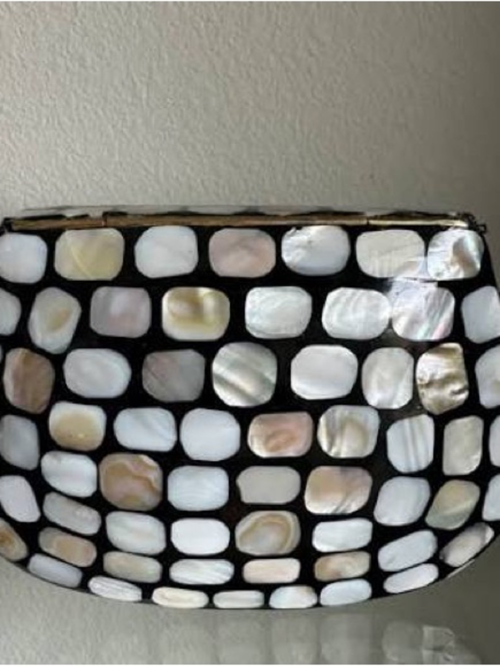 Ramla Mother-of-Pearl Accent in Black and Pearl